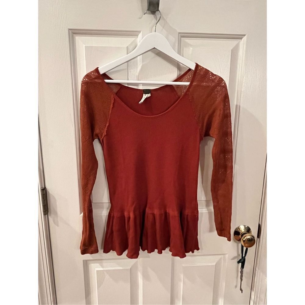 Free People We the Free Rust Waffle Weave Peplum Lace Sleeve Top sz S EUC